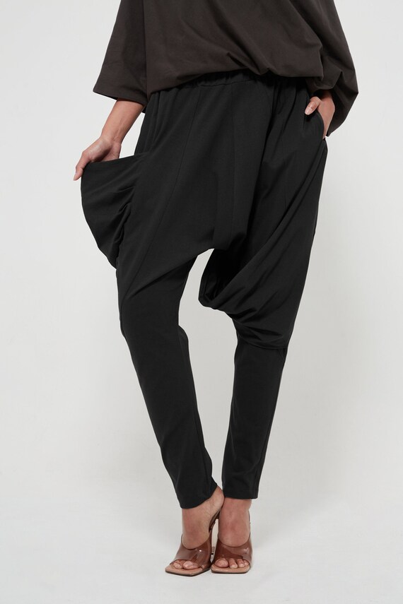 NO.193 Pantalones Harem con frente drapeado para mujer, pantalones modernos  con entrepierna caída, pantalones casuales sin cordones en negro -   España