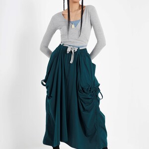 NO.123 Falda larga con bolsillo de parche grande para mujer, falda larga larga con bolsillos, cómoda falda convertible informal en verde azulado profundo imagen 3