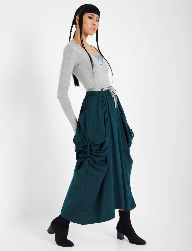 NO.123 Falda larga con bolsillo de parche grande para mujer, falda larga larga con bolsillos, cómoda falda convertible informal en verde azulado profundo imagen 1