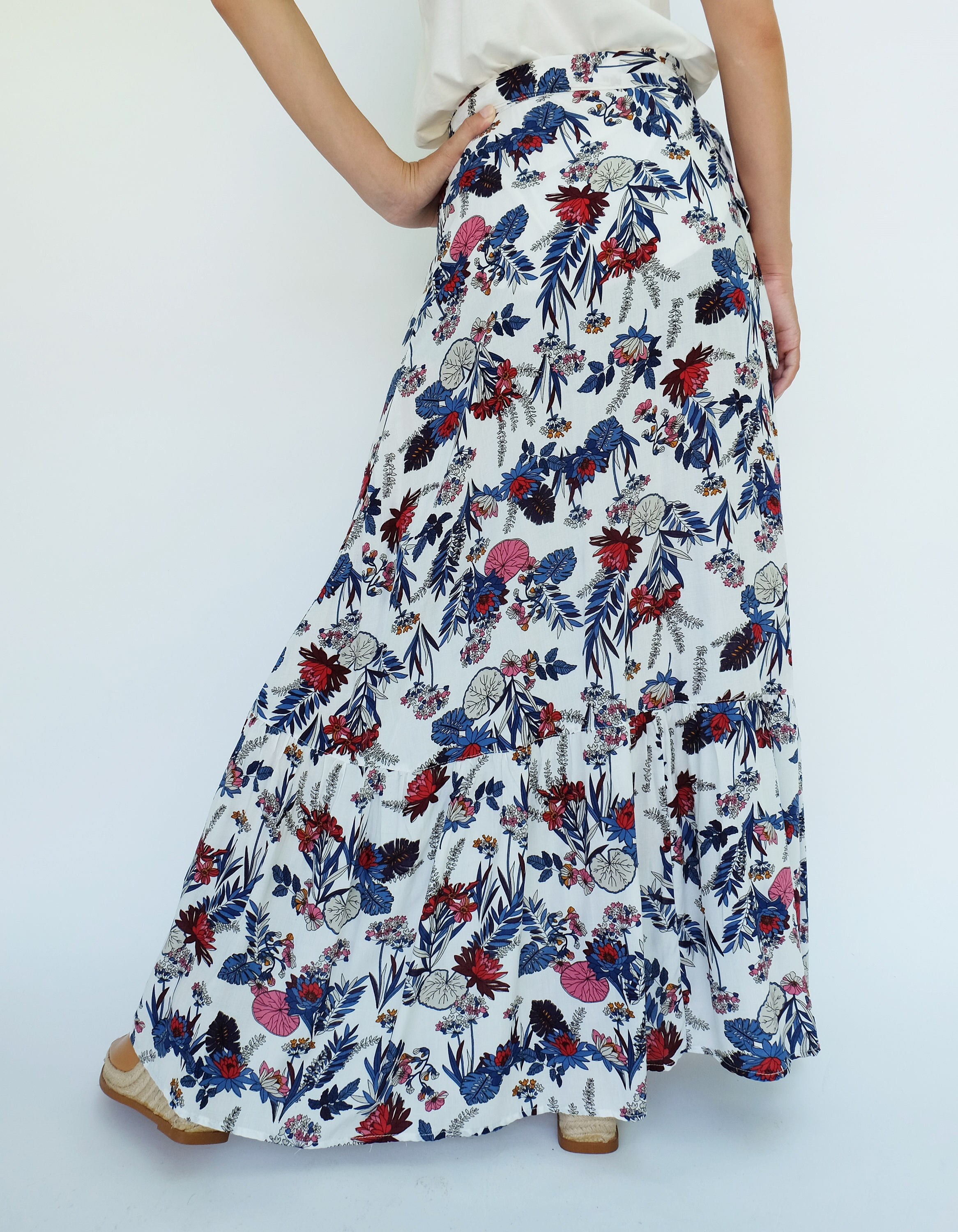 【PORTERNA】Nunu long skirt NO.244 Women's Multicolor Floral Printed Wrap Skirt in White