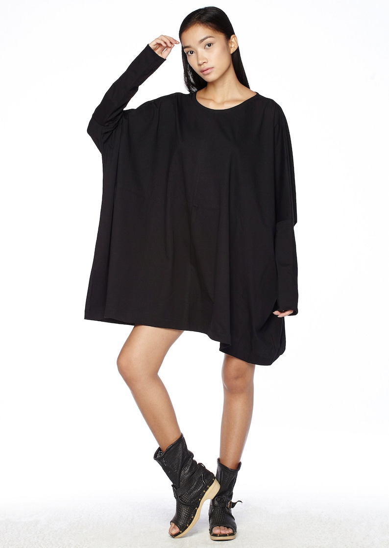 NO.62 Women's Scoop Neck Long Sleeve Tunic Top, Boxy Tunic, Loose Fit Tshirt in Black image 1