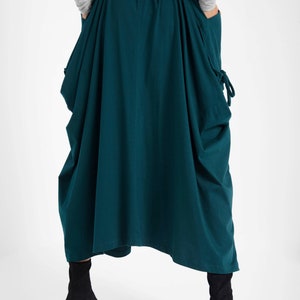 NO.123 Falda larga con bolsillo de parche grande para mujer, falda larga larga con bolsillos, cómoda falda convertible informal en verde azulado profundo imagen 10