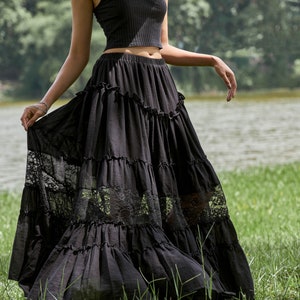 NEWNO.317 Women's Tiered Lace Insert Maxi Skirt, Boho Peasant Long Skirt, Cotton Maxi Skirt in Black zdjęcie 4