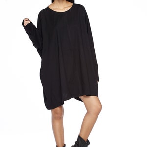 NO.62 Women's Scoop Neck Long Sleeve Tunic Top, Boxy Tunic, Loose Fit Tshirt in Black image 4