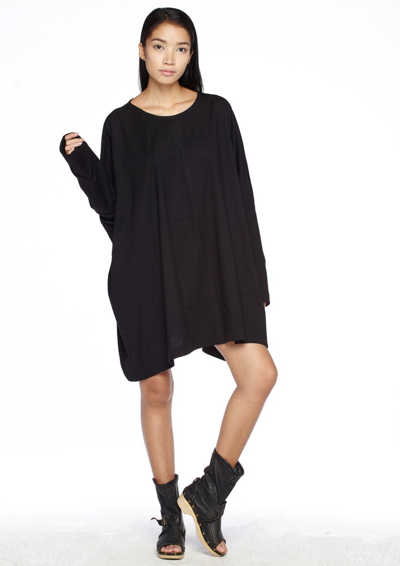 NO.62 Women's Scoop Neck Long Sleeve Tunic Top, Boxy Tunic, Loose Fit Tshirt in Black image 4