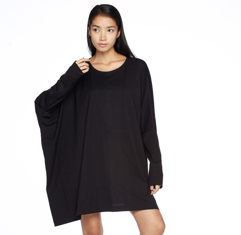 NO.62 Women's Scoop Neck Long Sleeve Tunic Top, Boxy Tunic, Loose Fit Tshirt in Black image 2