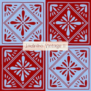Pode incluir: Um design gráfico quadrado com quatro azulejos dispostos numa grelha. Cada azulejo apresenta uma forma de diamante com um motivo floral central de pétalas radiantes. As cores alternam entre azul claro e vermelho escuro. O texto diz Ladrilho Vintage II.