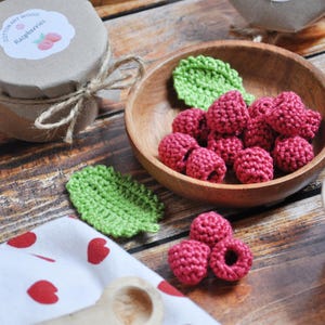 Virkade hallon, rosa hallon, virkade frukter, barnspis, Montessorileksaker, ekoleksak, shoppingkul, dekoration