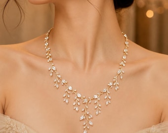Ensemble collier et boucles d'oreilles feuille de cristal doré, bijoux de mariage, collier statement vigne scintillante