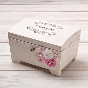 Boîte à bijoux avec clé pour fille, boîte à souvenirs pour bébé, boîte à souvenirs pour petite fille, coffre au trésor pour nouveau-né, cadeau de baptême personnalisé pour nouveau-né