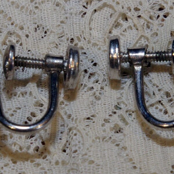 Vintage Sterling Silver Diamond Cut Glass Pearl Screw Back image 3