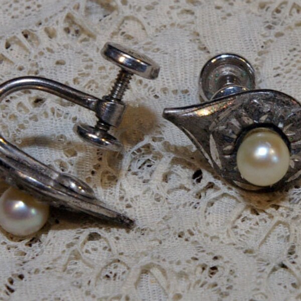 Vintage Sterling Silver Diamond Cut Glass Pearl Screw Back image 2