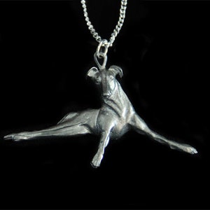 Greyhound Necklace Relaxed Whippet Galgo Dog Jewelry Greyhound Lying Down zdjęcie 1