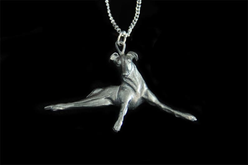 Greyhound Necklace Relaxed Whippet Galgo Dog Jewelry Greyhound Lying Down zdjęcie 1