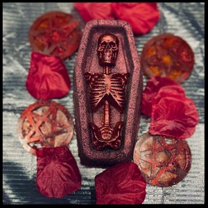 Til death coffin metallic bathbomb Hexbomb