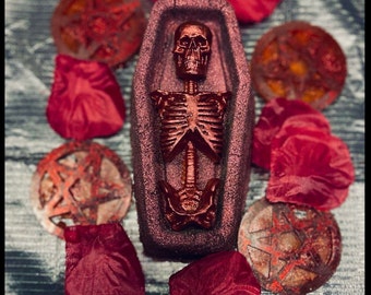 Til death coffin metallic bathbomb Hexbomb