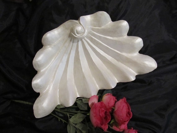 Large Faux White Pearl Clam/Seashell, Home Decor, Hand Painted, Unusual Shape, Beach Decor, Shabby Chic, Beach Cottage, Coffee Table Decor