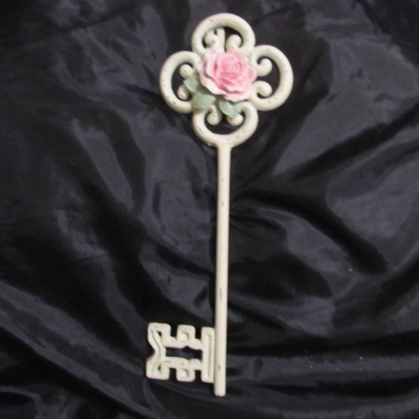 White KEY Wall DECOR, Metal, Pink Rose, Distressed, Shabby Chic Decor, Cottage Decor, Pink Rose Home Decor