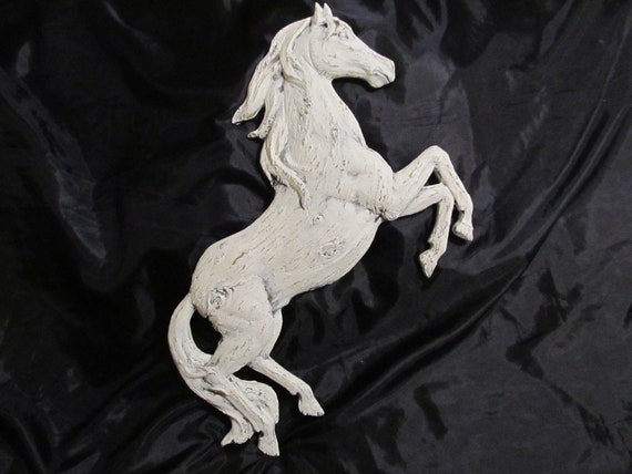 White HORSE Wall DECOR, Hollow Resin, Wood Grain Texture, Hand painted, Distressed, Shabby Chic Decor, Western Decor, Western Chic Decor