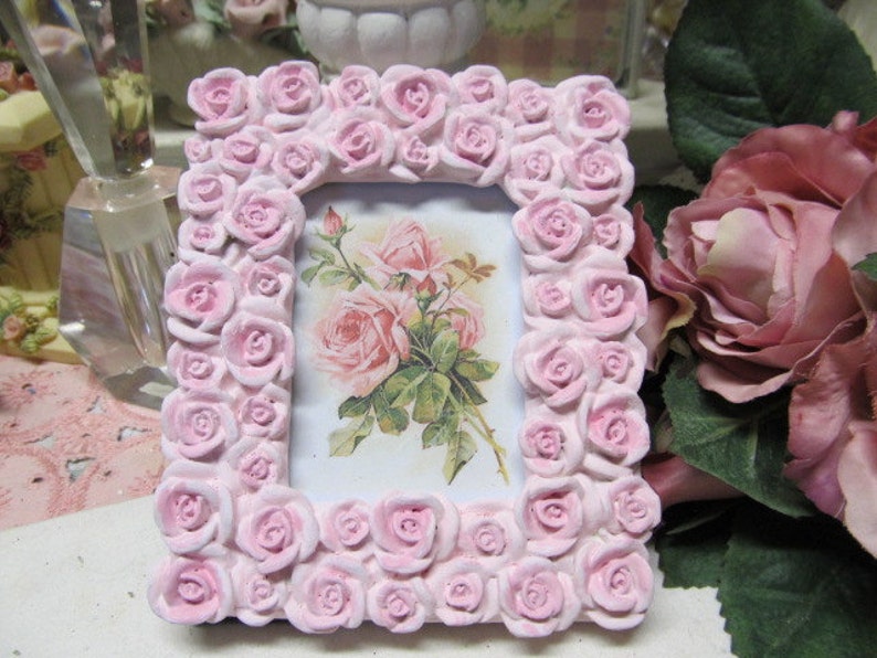 Home Living Frames Shabby Chic Decor Pink Photo Frame Romantic Home Decor Shabby Chic Resin Hand Painted Cottage Chic Pink Roses 2 5x3 5 Picture Home Living Frames Shabby Chic Decor Pink Photo Frame Romantic Home Decor Shabby Chic Resin Hand Painted Cottage Chic Pink Roses 2 5x3 5 Picture