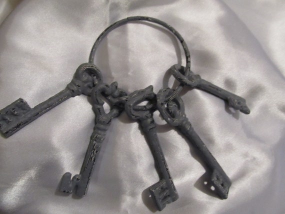 5 Cast Iron KEYS on a Ring, Dark Gray, Hand Painted, Distressed, Shabby Chic, Ornate Designs, Cottage Chic, Romantic Home Decor