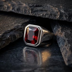 Herrring med strålande slipning och åttkantig granat och ädelsten i 925 sterlingsilver med statement-smycken