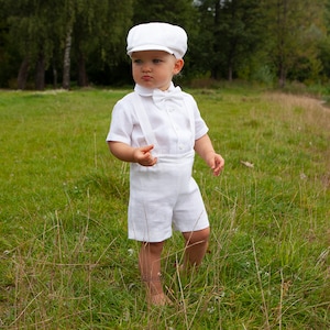 White newsboy outfit Baby boy suspenders suit Page boy white linen suit Baptism outfit Christening suit Toddler newsboy hat shirt shorts image 1