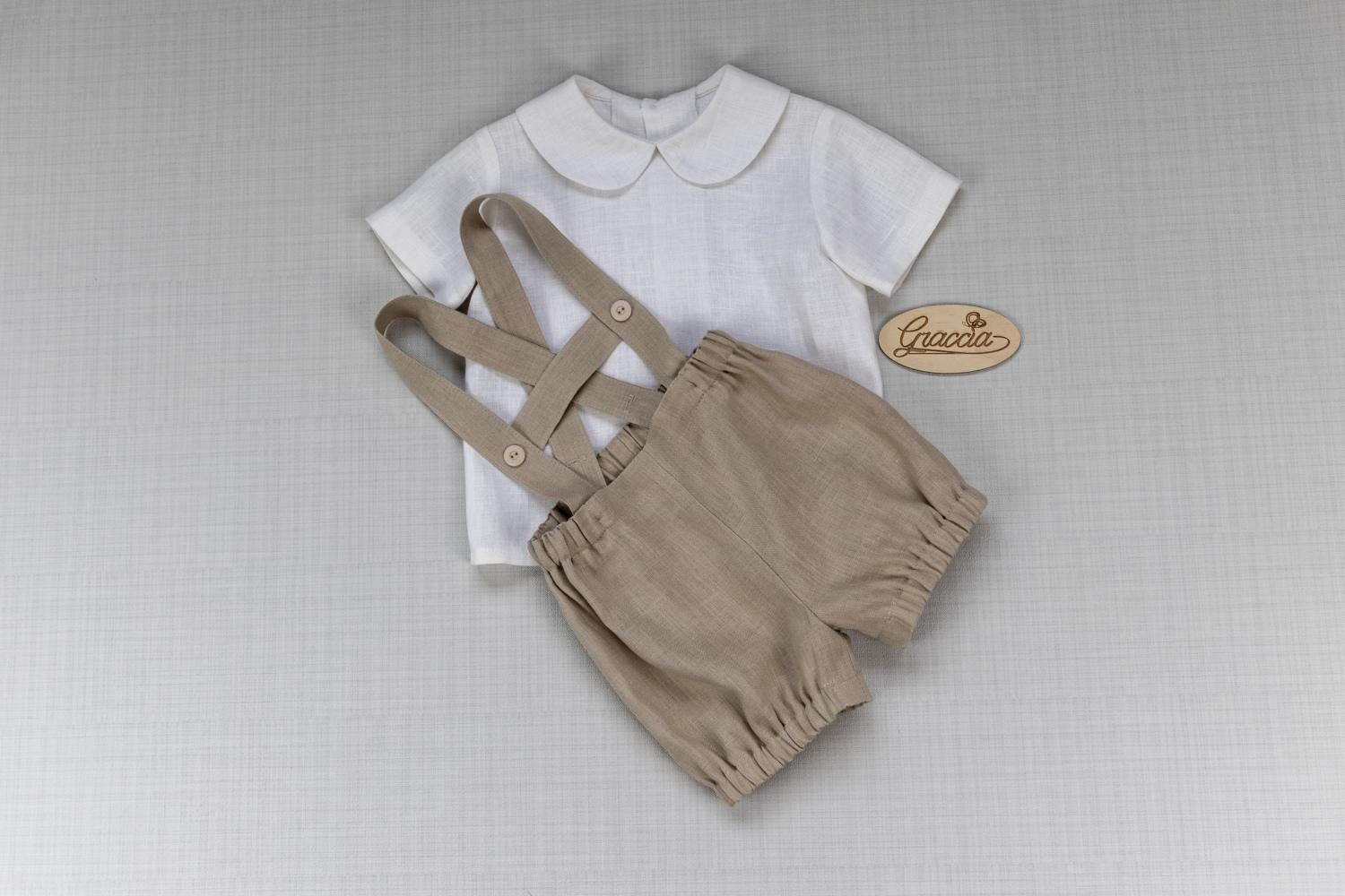 Baby beige outfit Baby boy bloomers shorts with suspenders Baby girl bubble shorts Infant tan linen clothes Shirt with Peter pan collar