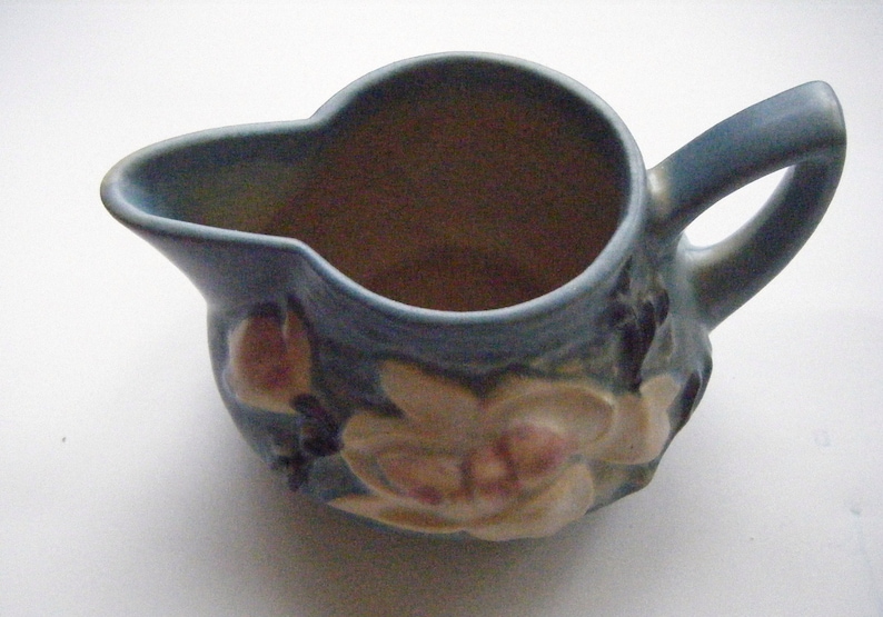30/% Off 1940/'s Roseville Pottery Magnolia Pattern Creamer Pitcher Excellent Condition LL-C