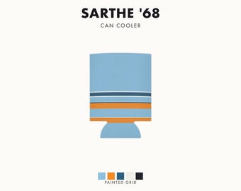 Abstracte blikjeskoeler met racestrepen, geometrische blikjesisolator in poederblauw met goudsbloemmotief (Sarthe '68), cadeau voor de motorsport
