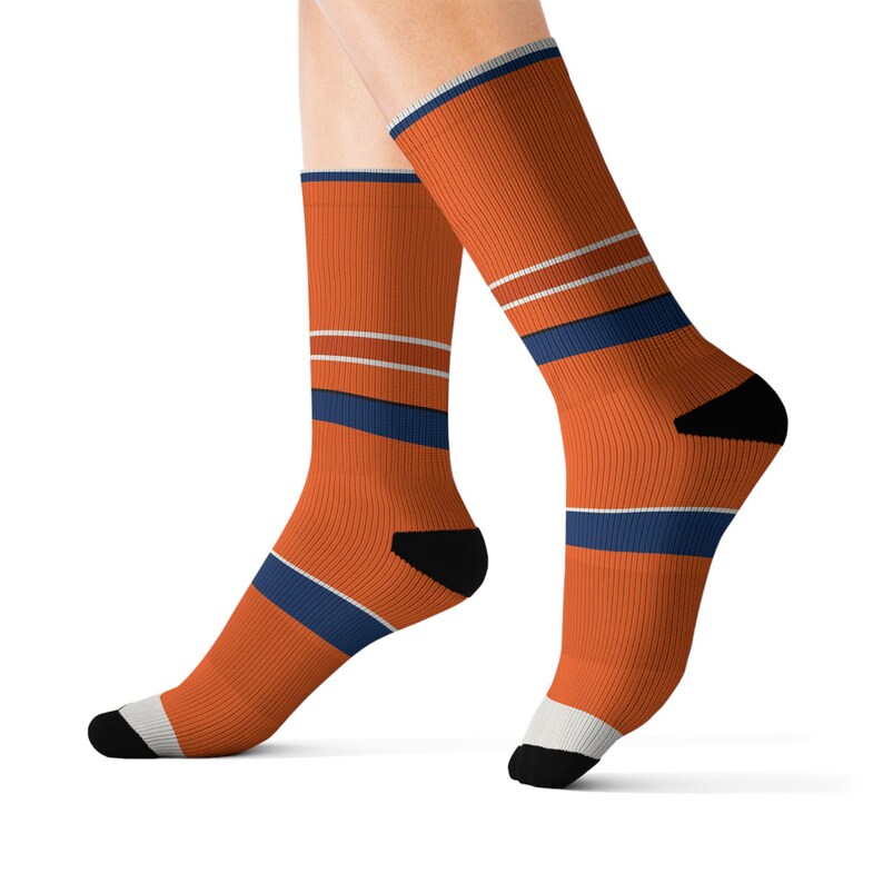 Socken mit abstraktem Rennstreifen, orange-dunkelblaue Socken mit originellem Design (Zandvoort Orange), Motorsport-Geschenk für ihn Bild 2