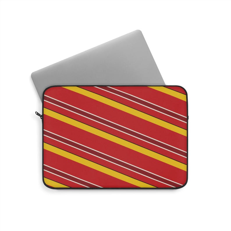 Abstracte laptophoes met racestrepen, rode race-schild en gele geometrische laptophoes (Modena Red), cadeau voor autoliefhebbers afbeelding 6
