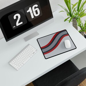 Abstract Racing Stripe Desk Mat, Silver Racing Red Geometric Desk Pad (Avus Silver), Gift for Car Lovers Bild 8