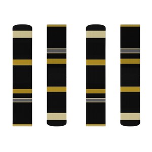 Abstrakta racingrandiga strumpor, svartguldiga klänningsstrumpor (midnatt och guld), motorsportpresent till honom bild 3
