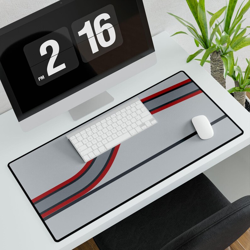 Abstract Racing Stripe Desk Mat, Silver Racing Red Geometric Desk Pad (Avus Silver), Gift for Car Lovers Bild 4