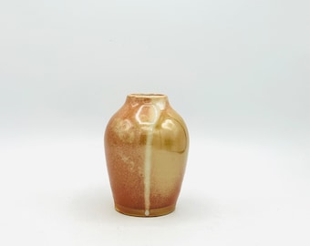 NOUVEAU ! Vase 1 en Porcelaine cuite au feu de bois Shino Blushed par Jessica Cronstein
