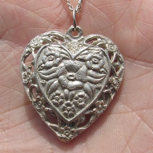 Sterling silver flower Heart pendant