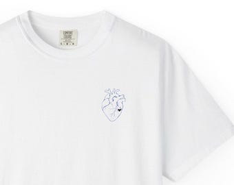 Basic Heart Shirt with black mini heart - white