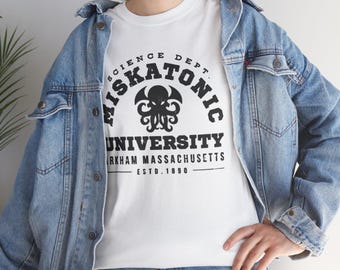 Koszulka z logo Cthulhu Uniwersytetu Miskatonic | Koszulka Arkham Massachusetts College