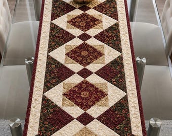 Classic Burgundy Garden Table Runner Quilt Pattern, PDF Sewing Pattern
