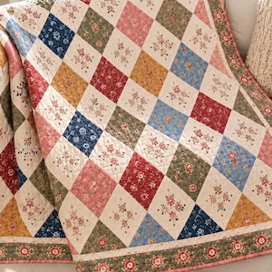 Heritage Floral Diamond Quilt Pattern PDF | 4 Sizes