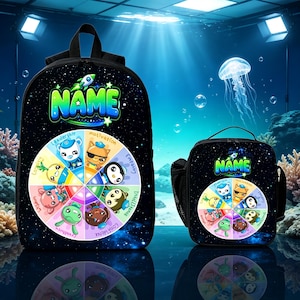 Peut inclure: Un sac à dos noir et un sac à déjeuner assorti avec un fond sur le thème de l'espace, présentant un graphique circulaire coloré avec des personnages de dessins animés et les mots Leadership, Motivation, Empathy, Intelligence, Confidence, Creativity et Wisdom.