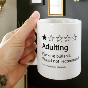 Recensione di Adulting fatta a mano Tazza da caffè - Tazza da caffè per adulti - Tazza da caffè per adulti divertente - Umorismo per adulti