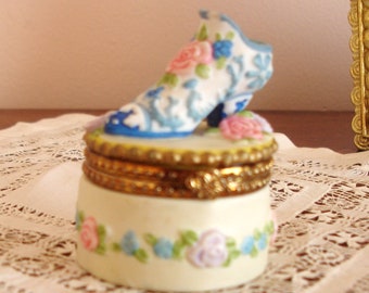 Trinket box, ring holder, Victorian shoe trinket box, novelty box, jewelry box, gift for her, gift for mother, gift for grandmother, vintage