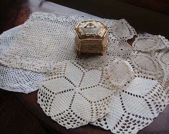 Dolies, Lot of doilies, handmade, hand crocheted, vintage and antique doilies, crafts, sewing projects, home decor, accent linens, 6 doilies