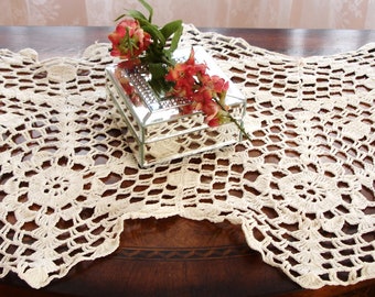 Doily, hand crocheted doily, home decor, housewares, table topper, cottage chic, country decor, accent doily, vintage decor, house warming