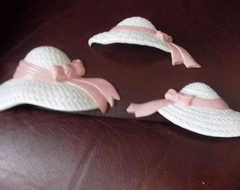 Vintage "new" Burwood Home Interiors, Wicker & Pink Bow White Plastic Wall Decor Hats