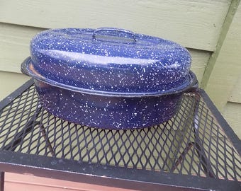 Vintage Royal Blue and White Speckled Metal Two Piece Enamelware Roaster/Roasting Pan