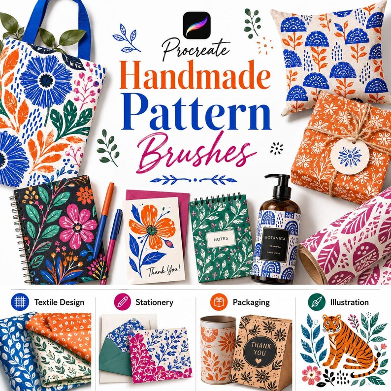 以下が含まれることがあります： Procreate Handmade Pattern Brushesのデジタルコレクション。トートバッグ、クッション、ノート、包装紙、文房具に施された花や植物のパターンデザインと、テキスタイルデザイン、パッケージ、虎のイラストの例が示されています。