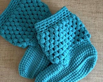 House Slippers, for her, home slippers, great gift, yarn shoes, women slippers, warm feet, booties, winter warm, ladies knits, house slipper